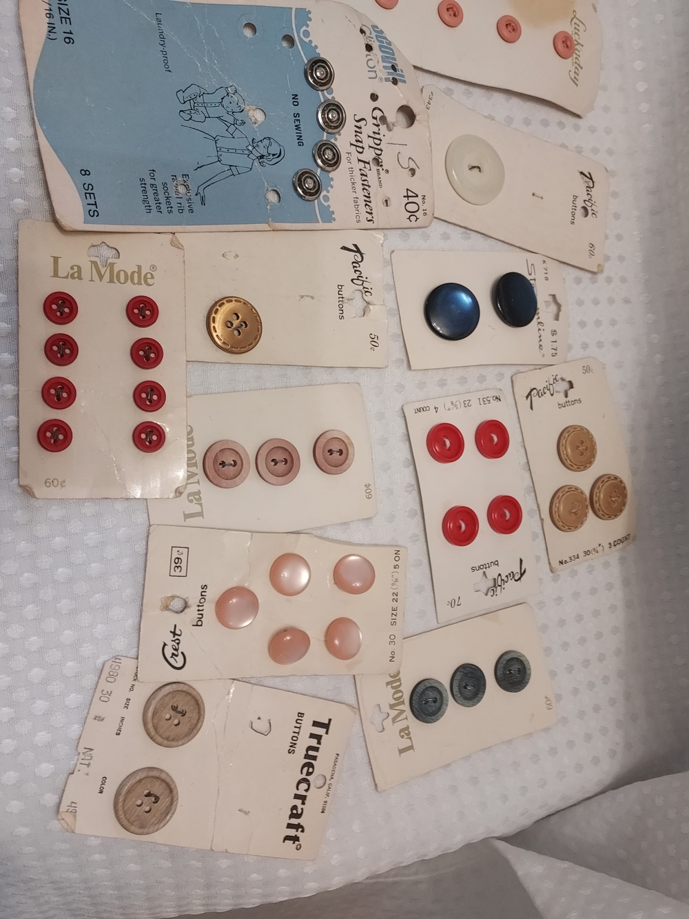 Assorted La Mode and Vintage Button Card Set - Red, Pink, Blue, Gold, Black